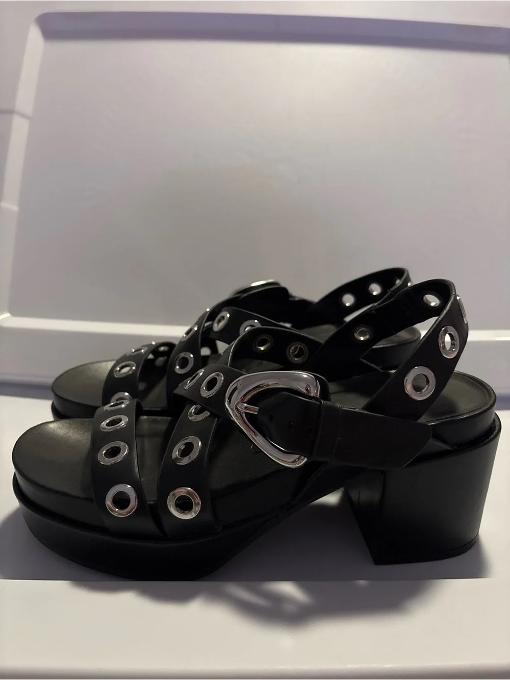 AEROSOLES Black Leather Cross-Strap Grommet Playform Sandals